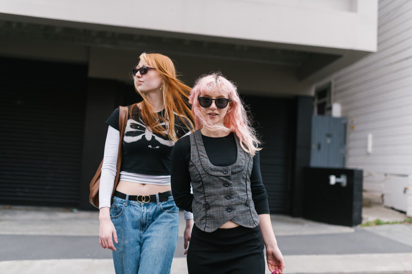 VOLUME 73: How Do You Choose Stylish Glasses That Suit You? cover photo